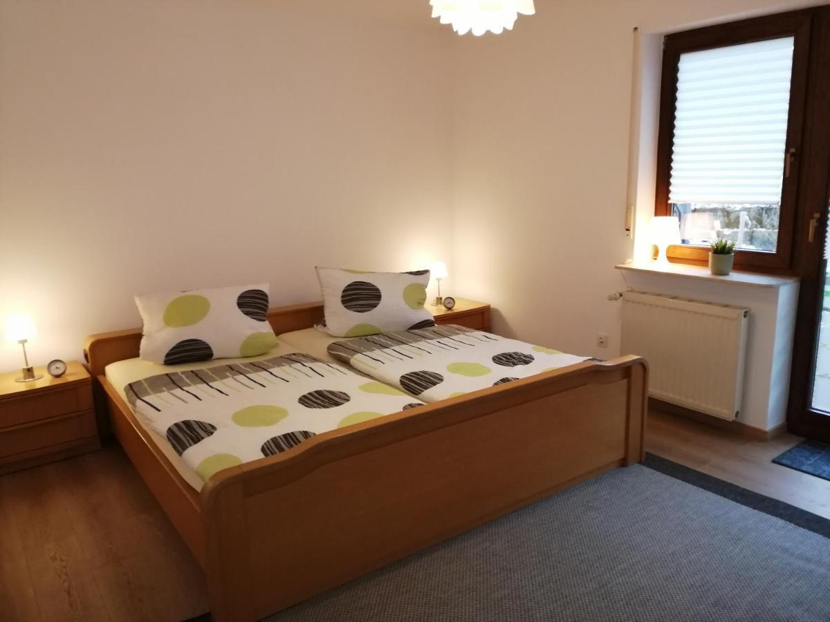 Ebenerdige Ferienwohnung Mit Grosser Terrasse In Der Naehe Des Waldes, Zum Wohlfuehlen Schoneck Екстер'єр фото