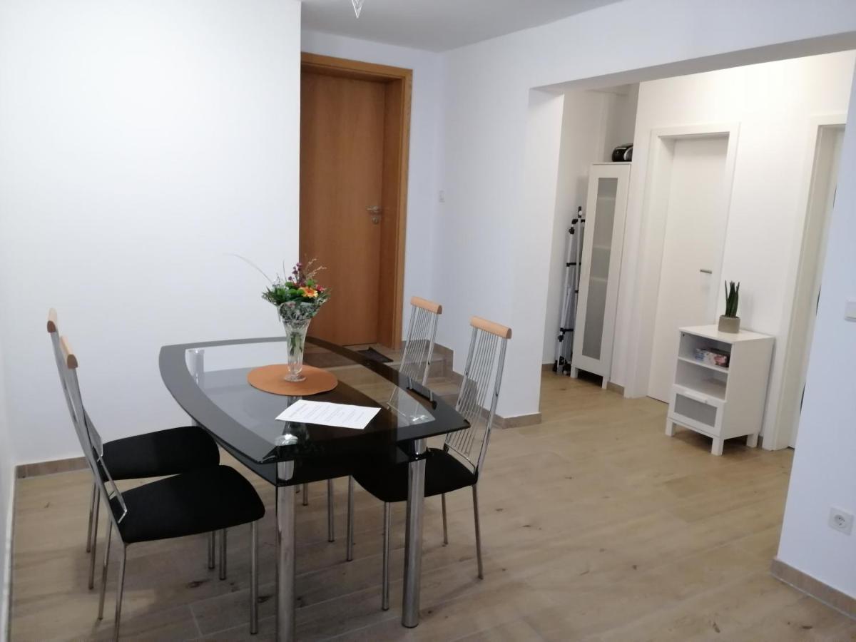 Ebenerdige Ferienwohnung Mit Grosser Terrasse In Der Naehe Des Waldes, Zum Wohlfuehlen Schoneck Екстер'єр фото